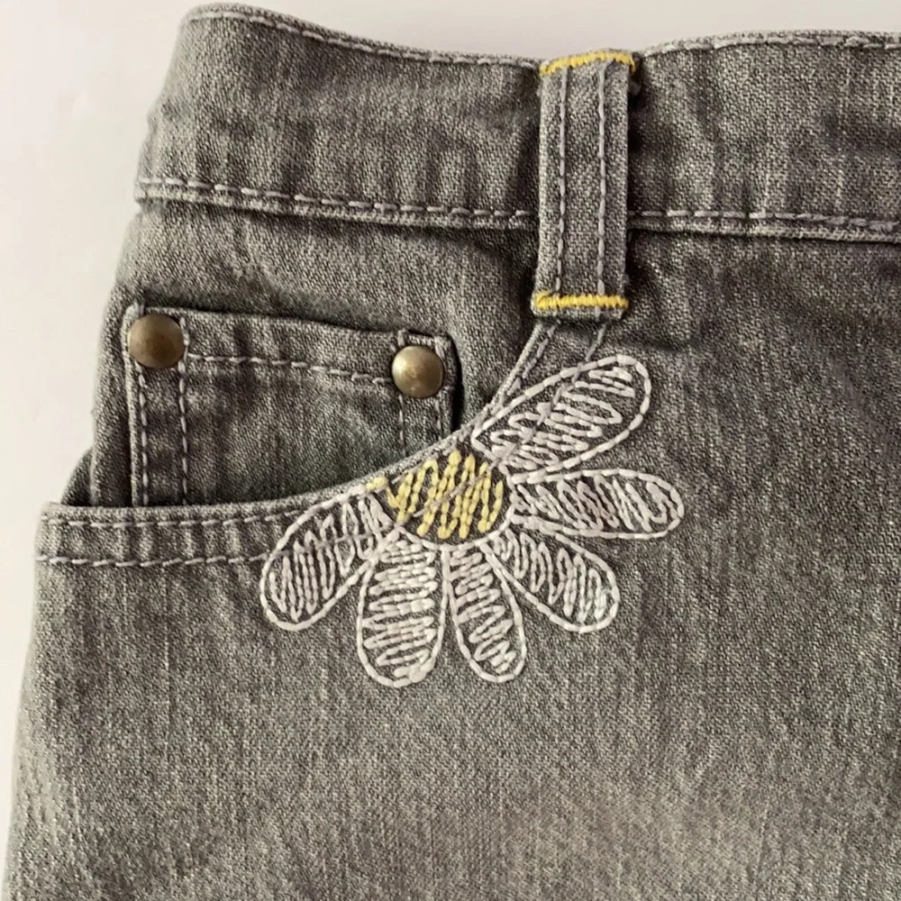 GYMBOREE | Daisy Embroidered Jean Skirt Flounce hem